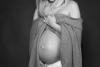 Fosta prezentatoare de la Antena 1 s-a dezgolit gravidă în șapte luni! Cum s-a pozat 457703