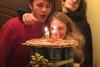 Au făcut o mică petrecere pentru a sărbători împlinirea a 14 ani! Cum a arătat tortul este de-a dreptul inedit 488966
