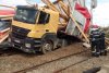 Accident în Bistrița-Năsăud, după ce un tren și un camion s-au ciocnit. Cel puțin cinci persoane sunt rănite (FOTO) 589083