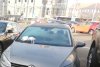 Florin se dusese în parcarea din Cluj unde își lăsase mașina, însă când și-a văzut autoturismul a avut un moment de ezitare: „Am mai văzut ștergătoare ridicate, gunoi aruncat pe parbriz, dar e prima data când vad asta” (FOTO) 632906
