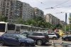 Un tramvai a deraiat și a lovit un autoturism, într-o intersecție din București (Galerie foto) 665108