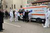 Ambulanţieri în costume de protecţie anti-COVID, trimişi la o instituţie publică din Timişoara. Surpriza celor din interior a fost uriaşă 693745