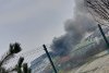 Incendiu puternic la un garaj plin de cauciucuri din București. Se intervine cu 7 autospeciale. Nor imens de fum!  698900