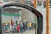 Zeci de români stau la coadă la benzinării pentru a face cumpăraturile, după ce s-au închis magazinele 701557