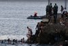 Bebeluș nou-născut salvat de un poliţist spaniol din apele mării la Ceuta 707698