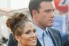 Jennifer Lopez și Ben Affleck, momente romantice la o terasă din Malibu 711776