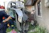Accident spectaculos în Bistrița-Năsăud. O mașină a ajuns cu roțile pe o casă, sub fereastra dormitorului 713409