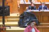 Diana Șoșoacă a adus un sac negru în Parlament, la dezbaterea moțiunii de cenzură: "Sunteți niște criminali!" 714006