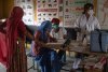Mii de oameni au fost injectați cu un vaccin fals, pe bază de apă și sare, în India 715008