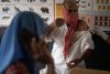 Mii de oameni au fost injectați cu un vaccin fals, pe bază de apă și sare, în India 715009