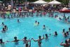 Localnicii din Țara Făgărașului se răcoresc făcând horă în piscină, la munte 715870