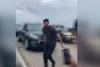 Un tânăr, filmat în timp ce sare de pe un pod înalt de zeci de metri, după ce a stat blocat patru ore în trafic, în SUA. Autoritățile l-au căutat ore în șir 716294