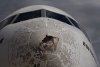 Cursă de coşmar pentru un Boeing 777 după ce a fost lovit de o furtună cu grindină 716409
