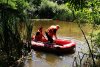 Băiat de 15 ani, înecat într-un iaz din Ilișeștie. A mers la scăldat cu prietenii și se ținea de peturi de plastic, pentru că nu știa să înoate 717369