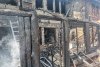 Complex turistic din Tulcea, mistuit de flăcări în șapte ore. Un pompier a ajuns la spital cu elicopterul SMURD, după ce i s-a făcut rău 717397