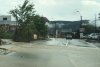 Inundaţii şi viituri de proporţii în ţară. Drumuri distruse, apă în case şi oameni scoşi pe braţe de pompieri 717644