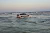 Un şofer din Tulcea a intrat cu maşina în mare, pe plaja din Sulina 719899