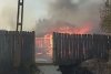 Zeci de case din satul Scăpău au fost făcute scrum într-un incendiu devastator în Mehedinţi 721134