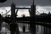Celebrul pod londonez Tower Bridge, redeschis marți, după ce a rămas blocat în aer timp de 12 ore 721232