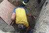 Un polițist aflat în timpul liber a salvat un muncitor prins sub un mal de pământ în Deva 721822