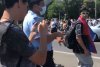 Primul incident la marșurile rivale din București: Susținători LGBT au ajuns la ”Marșul pentru Normalitate” 722068