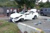 O mamă și-a rănit ambii copii, după ce a intrat cu Mercedesul într-un cap de pod, în Argeș. Bolidul, făcut zob 724310