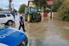 Ploile au inundat străzi și zeci de gospodării în județul Brașov 724260