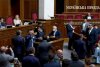 Un deputat a fost smuls de la tribună, în plin scandal al mercenarilor "Wagner" în Parlamentul din Ucraina 726104