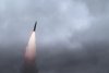 Coreea de Nord și-a lansat rachetele din tren. Imagini cu testul balistic la care Sudul a răspuns cu o rachetă lansată de pe submarin 727189