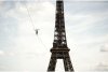De pe Turnul Eiffel, peste Sena: un acrobat a făcut spectacol pe sfoară, la 600 de metri deasupra pamântului 728558