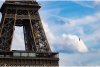 De pe Turnul Eiffel, peste Sena: un acrobat a făcut spectacol pe sfoară, la 600 de metri deasupra pamântului 728559
