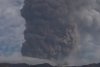 Vulcanul Etna a erupt spectaculos sâmbătă. O imensă coloană de fum s-a ridicat în atmosferă iar lava a țâșnit din crater 732819