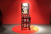 Expoziția de artă pe care China a încercat s-o oprească în Italia. Conține un exponat viu într-un scaun de tortură și imagini ironice cu Xi Jinping 735987