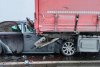 Accident grav la Suceava. Șofer scos în viață din mașina strivită sub remorca unui TIR 740083