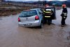 Case inundate în mai multe localităţi, maşini luate de viitură, după ploile torenţiale, în Dâmboviţa 740500