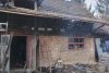 O bătrână și fiul ei bolnav, din județul Gorj, au rămas fără casă după un incendiu. Sătenii pun mână de la mână pentru a le construi una nouă 740908