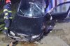 Un şofer băut a rămas cu maşina suspendată într-un gard de beton, la Mureş 742508