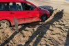 Amendă uriaşă pentru un șofer care a rămas cu mașina blocată pe o plajă din Constanța. "A vrut să simtă nisipul sub roți" 745763
