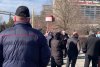 Proteste cu măşti de gaze în faţa unei uzine care poluează în Craiova: "Suntem otrăviţi zilnic" 749208