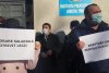 Zeci de angajaţi ai Prefecturii Timiş protestează în faţa instituției. Greve de avertisment în întreaga ţară 750189