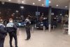 Brigada Antitero a SRI, intervenţie cu Poliţia, după ce un hoţ de salam a intrat cu un pistol într-un magazin din Bucureşti 751188