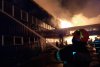Incendiu de proporții la o fabrică de mobilă din Maramureș. Pompierii se luptă de 5 ore să stingă flăcările 751126