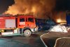 Incendiu de proporții la o fabrică de mobilă din Maramureș. Pompierii se luptă de 5 ore să stingă flăcările 751129