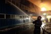 Incendiu de proporții la o fabrică de mobilă din Maramureș. Pompierii se luptă de 5 ore să stingă flăcările 751132
