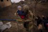 Strigătul disperat al mamelor din Ucraina: "Copiii noştri stau în subsoluri, fără apă, fără mâncare. Când închid ochii, văd doar explozii" 755157