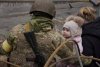 Strigătul disperat al mamelor din Ucraina: "Copiii noştri stau în subsoluri, fără apă, fără mâncare. Când închid ochii, văd doar explozii" 755158