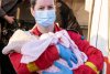 Doi bebeluși români cu probleme grave de sănătate, transportaţi din Ucraina la spitale din Bucureşti şi Timişoara 756172