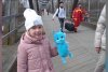 Lacrimi şi poveşti emoţionante din Vama Sighet, un pod de jucării pentru copiii ucraineni care şi-au lăsat în urmă ţara, şi taţii  756816