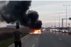Incendiu pe autostrada A3. O maşină a luat foc din cauza unei erori înregistrate la bord 760934