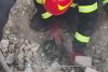 A supraviețuit miraculos după ce a fost îngropat în pământ de bombele rușilor | Imagini cu pompierii care scot la lumină un cățeluș, la Mihailovka 761811